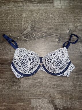 Victoria’s Secret “Very Sexy” Push-Up Bra